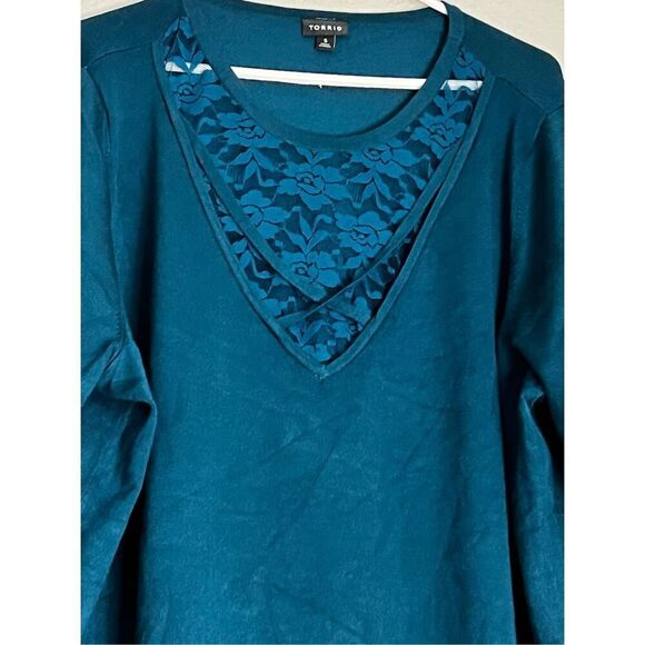 Torrid TEAL SWEATER KNIT LACE INSET TOP Size 5 5x - Picture 2 of 3